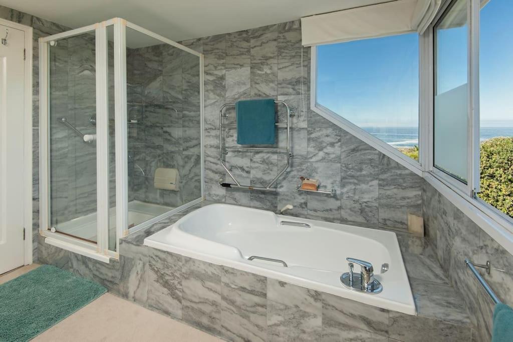 Villa Wild Waters At Kraal Rock On The Cliffs In Hermanus Exterior foto